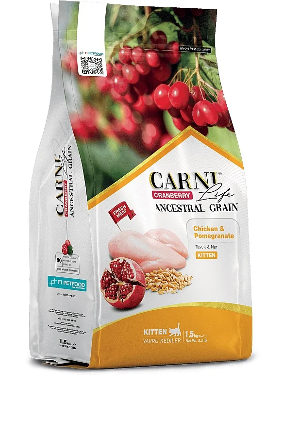Carni Life Cranberry Tavuklu Narlı Yavru Kedi Maması 1.5 Kg ile Sağlıklı Büyüme Yavru kediniz büyüme sürecinde yüksek enerjiye, güçlü bir bağışıklığa ve kaliteli protein kaynaklarına ihtiyaç duyar. Bu doğrultuda yavru kedi maması arayışınızda Carni Life Cranberry 1.5 kg paket seçeneği dikkat çeker. Çünkü bu ürün, lezzetli tavuk eti ve antioksidan deposu narlarla zenginleştirilmiş özel formülüyle kedinizin hem iştahını açar hem de vücut direncini artırır. Üstelik ideal tane boyutuyla minik dostunuzun kolayca beslenmesini sağlar. Ata Pati mağazamızdaki diğer kedi maması çeşitlerimize göz atarak can dostunuz için en doğru seçimi anında yaparsınız. Ayrıca yavru kedilerde beslenme düzeni hakkındaki detayları bloğumuzda kolayca bulursunuz. Görsel Ekleme Notu: Alternatif Metin (Alt Text): CARNI LIFE CRANBERRY TAVUKLU VE NARLI YAVRU KEDİ MAMASI 1.5 KG Neden Bu Yavru Kedi Mamasını Tercih Etmelisiniz? Gelişim çağındaki yavru kediler kemik ve kas sistemini destekleyen dengeli besinlere her zaman ihtiyaç duyar. Dolayısıyla bilinçli hayvan severler bu tarz zengin içerikli kuru mamaları büyük bir memnuniyetle seçer. Bu ürün yavru kedi maması kategorisinde fark yaratır. İçeriğindeki taze tavuk proteini kas gelişimini desteklerken narlar hücreleri koruyan güçlü antioksidanlar sunar. Üstelik ancestral grain (ata tohumu) yapısı sindirim sistemini optimize eder. Mama içindeki vitamin ve mineraller bağışıklığı güçlendirir. Farklı alternatifler isterseniz kuru kedi maması kategorimizi hemen ziyaret edersiniz. Narlı İçerik ve Yüksek Besleyicilik Carni Life markası kedinizin genel yaşam kalitesini ve enerjisini zirveye taşır. Öte yandan bu ürün, içeriğindeki doğal liflerle sindirimi destekler ve tüy yumağı oluşumunu minimuma indirir. İçerikteki dengeli taurin oranı kalp ve göz sağlığını koruma altına alır. Böylece mamadaki özel formül kedinizin vücudunu kusursuz besler. Sonuçta kediniz gün boyu oyun dolu, mutlu ve sağlıklı büyür. Gelişimini desteklemek için ona en uygun mamayı bu taze tutan paketle verirsiniz. Tüm mama ihtiyaçlarınız için kedi maması ana kategorimizi dilediğiniz zaman incelersiniz. Ürün Avantajları ve Besin Değerleri Tavuk Eti ve Nar: Yüksek kaliteli protein kaynağı ile bağışıklık sistemini destekleyen eşsiz bir lezzet sunar. Ancestral Grain: Ata tohumları ile zenginleştirilmiş yapısı sağlıklı ve doğal bir enerji kaynağı oluşturur. 1.5 kg İdeal Ambalaj: Tazeliğini koruyan boyutuyla pratik kullanım ve yüksek lezzet sağlar. Taurin ve Antioksidanlar: Kalp, göz ve bağışıklık sistemi sağlığını destekler. 🛡️ %100 Orijinal Ürün Garantisi Ata Pati ekibi olarak sevimli dostunuzun sağlığını her an ön planda tutarız. Mağazamızdaki tüm yavru kedi maması seçeneklerini resmi distribütörlerden temin ederiz. Bu sayede ürünlerimizin kalitesini her zaman bizzat kontrol edersiniz. Hızlı gönderim seçeneklerimiz siparişlerinizi en kısa sürede kapınıza getirir. Hemen şimdi güvenli alışveriş ile kediniz için en iyisini seçersiniz!